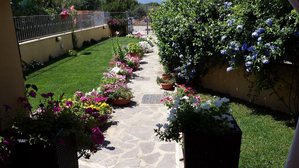 Casa Con Giardino Villa Olbia Bilik gambar