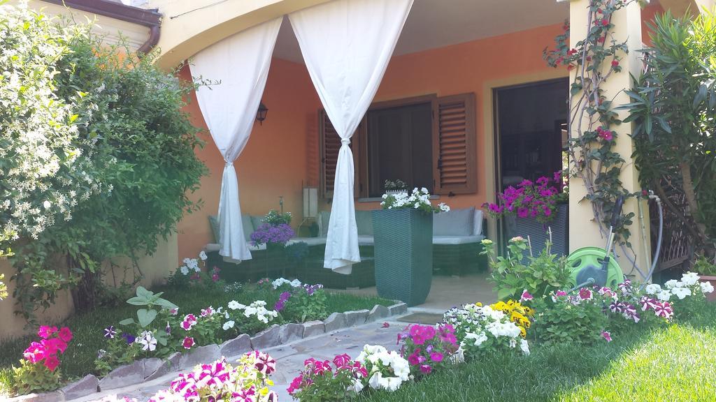 Casa Con Giardino Villa Olbia Bilik gambar